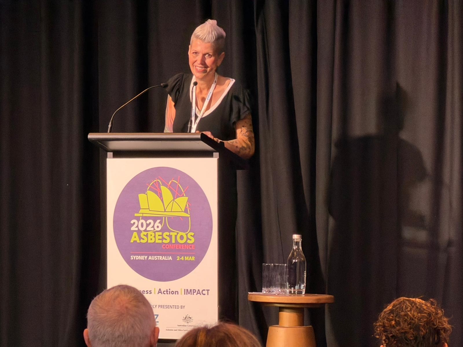 Heather v detstve opakovane nosila otcovu bundu kontaminovanú azbestovým prachom.