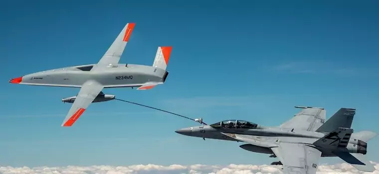 Historyczny wyczyn - dron zatankował w powietrzu myśliwiec F/A-18. Zobaczcie wideo