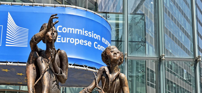 Komisja Europejska pozywa kilka krajów do TSUE. W tle pranie brudnych pieniędzy