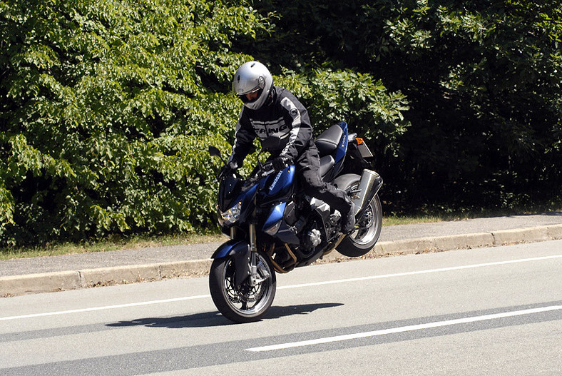 Kawasaki Z1000: sympatyczny osiłek (test)