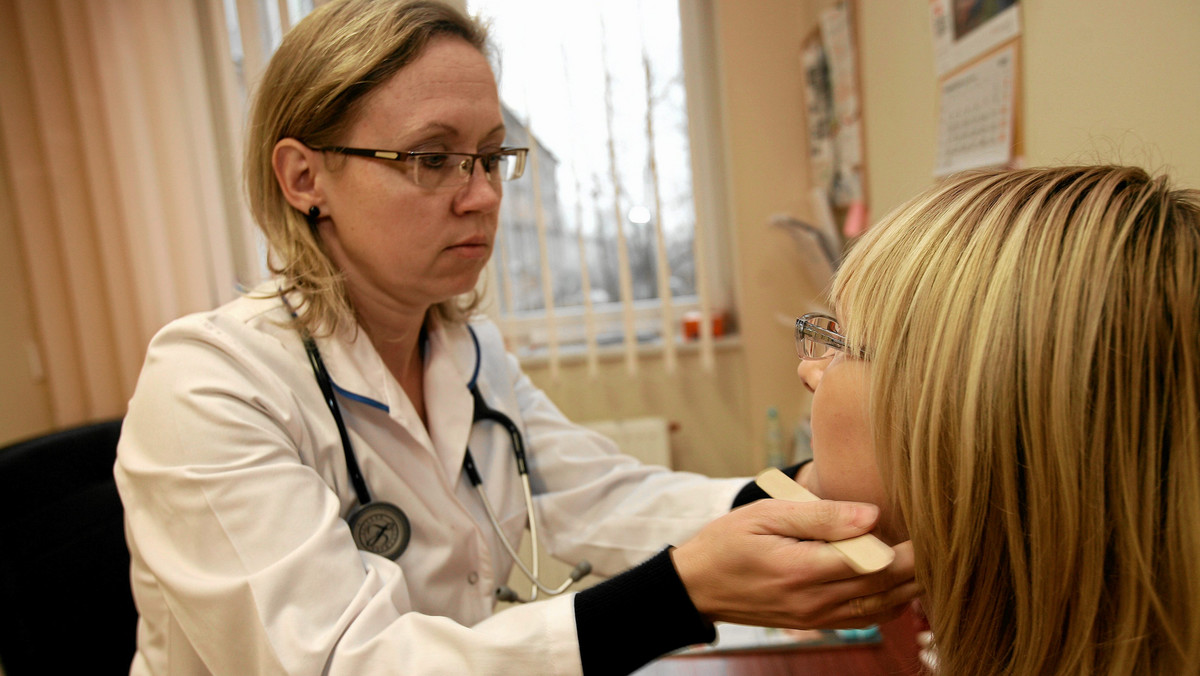 W drugim tygodniu marca zarejestrowano w Polsce ogółem ponad 100 tys. zachorowań i podejrzeń zachorowań na grypę. Do szpitali trafiło 466 osób, jedna zmarła - wynika z danych Państwowego Zakładu Higieny.