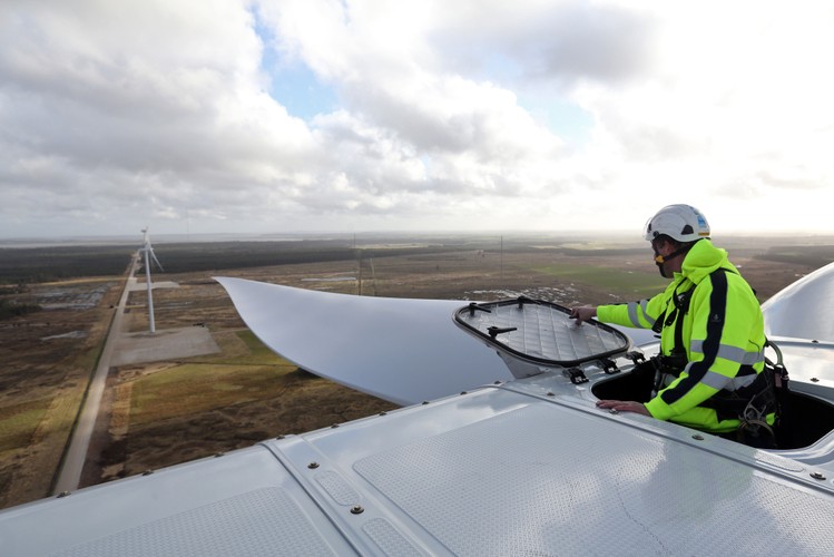 Długie na 80 metrów skrzydła wirnika w modelu MHI Vestas V164 sprawiają, że urządzenie jest prawie tak wysokie, jak Times Square Tower w Nowym Jorku – komentuje Jens Tommerup, dyrektor wykonawczy w Vestas.