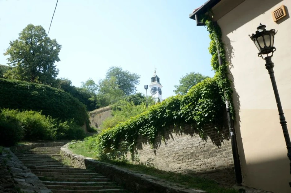 Stepenice ka Petrovaradinskoj tvrđavi