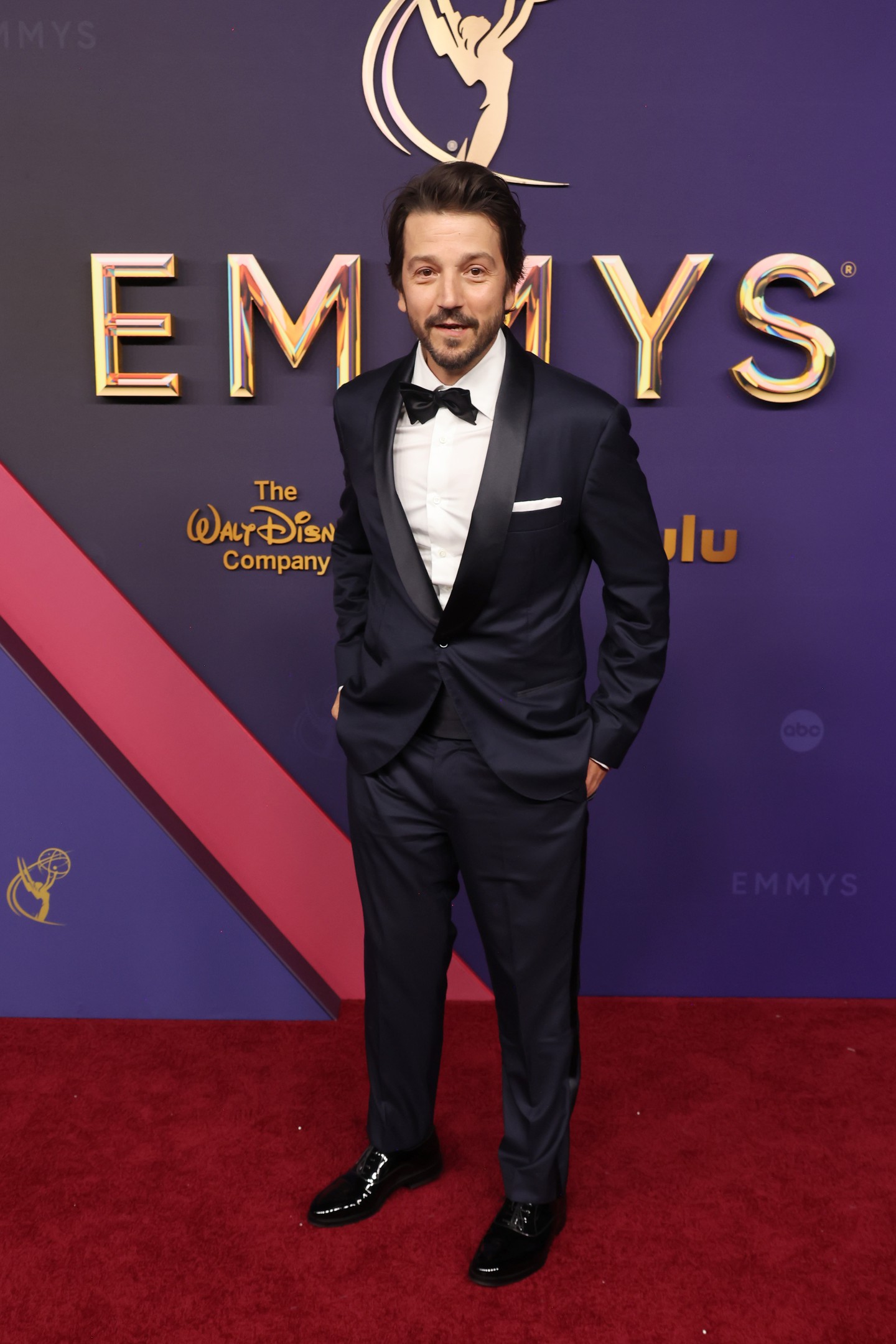 A Zsivány Egyes - Egy Star Wars-történet és az Andor sorozat színésze, Diego Luna egy életre belopta magát a szívünkbe, és elegáns megjelenésével újra és újra bebiztosítja magát. 