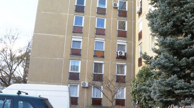 A másfél éves kislány egy újpesti lakás második emeletéről zuhant ki / Fotó: Tények
