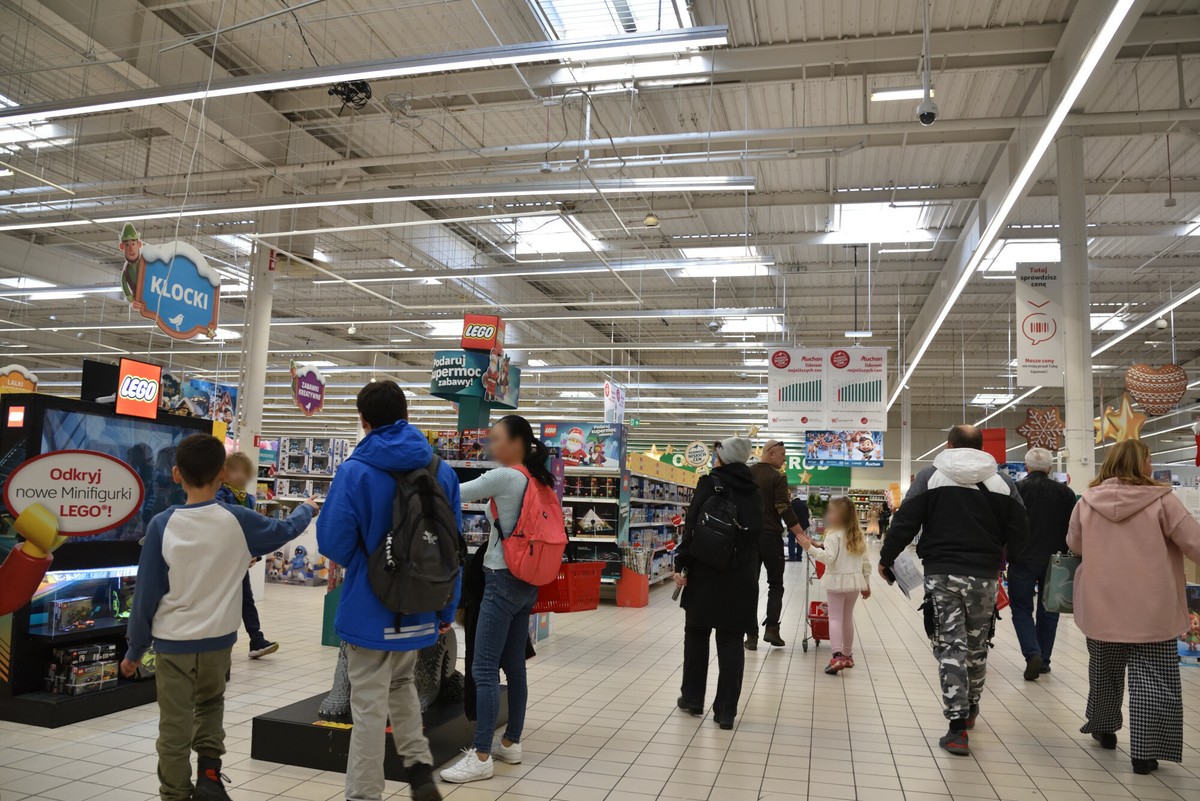 Sklepy w Wielką Sobotę otwarte krócej. Ważne informacje dla kupujących