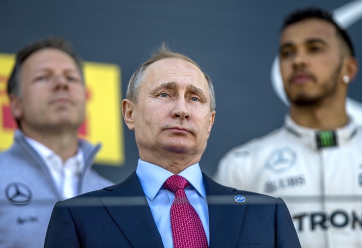 Piękne Rosjanki i Putin dodatkową 'atrakcją' Grand Prix Formuły 1 w Soczi.
