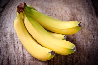 Instrukcja korzystania z kaloszy i prawidłowa krzywizna banana: najbardziej absurdalne przepisy Unii