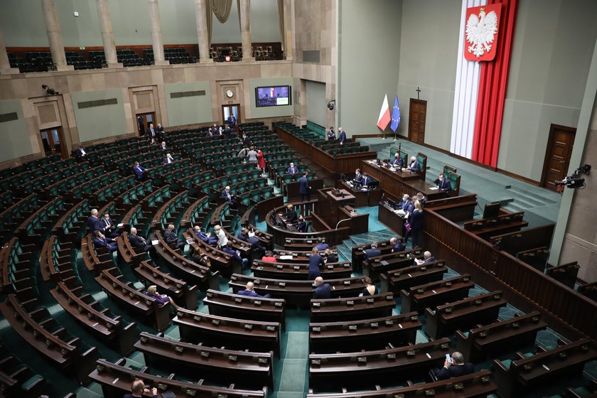 Nadzwyczajne posiedzenie Sejmu. Chodzi o koronawirusa