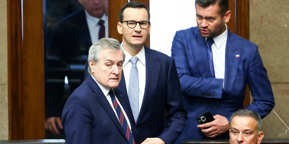 Od lewej: minister kultury Piotr Gliński i premier Mateusz Morawiecki