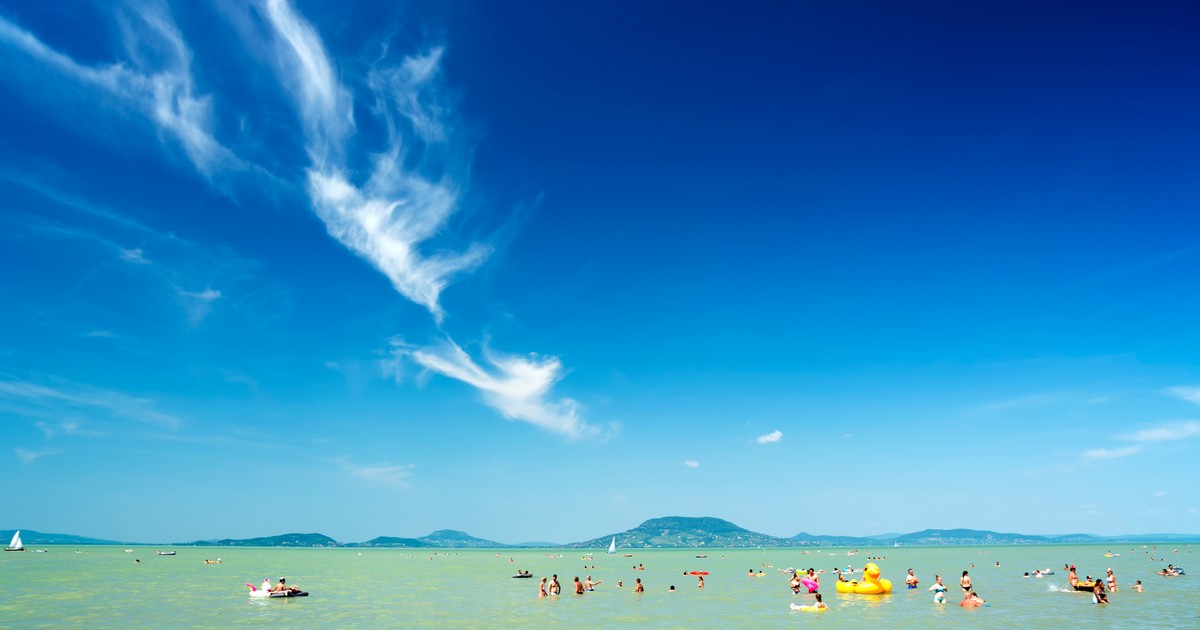 Most kiderült, komoly veszélyt jelenthet: ez húzódik a Balaton mélyén