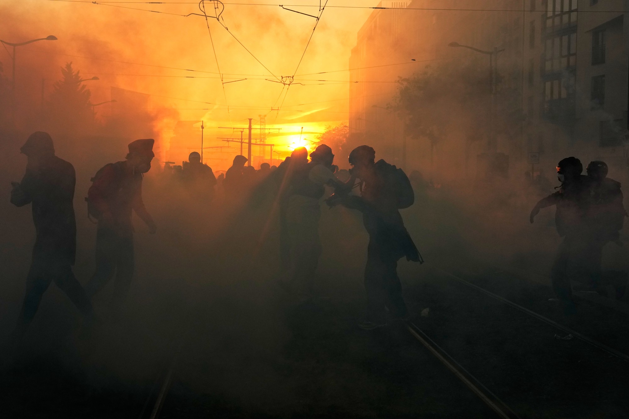 Na protestoch vo Francúzsku sa znova zišli tisíce ľudí.