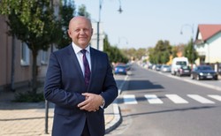 Kremacja czy tradycyjny pochówek? Właściciel firmy pogrzebowej: Naród w tej sprawie jest podzielony [WYWIAD]