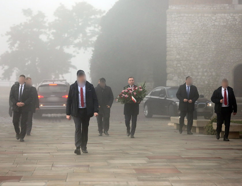 Andrzej Duda z oficerami BOR