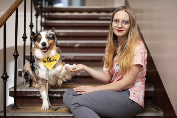 Małgorzata Brzozowska, dogoterapeutka, studentka medycyny, z Kluską, Warszawa, 23 marca 2026 r.