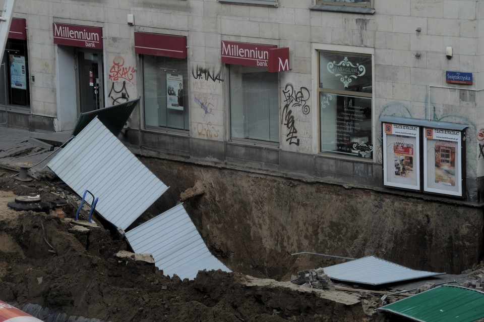 W stolicy zapadła się ziemia