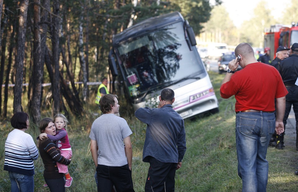 WYPADEK AUTOBUSU NA TRASIE S1