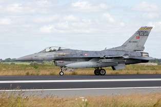Szczyt NATO w Wilnie. Sullivan: Przyspieszymy produkcję F-16 dla Turcji