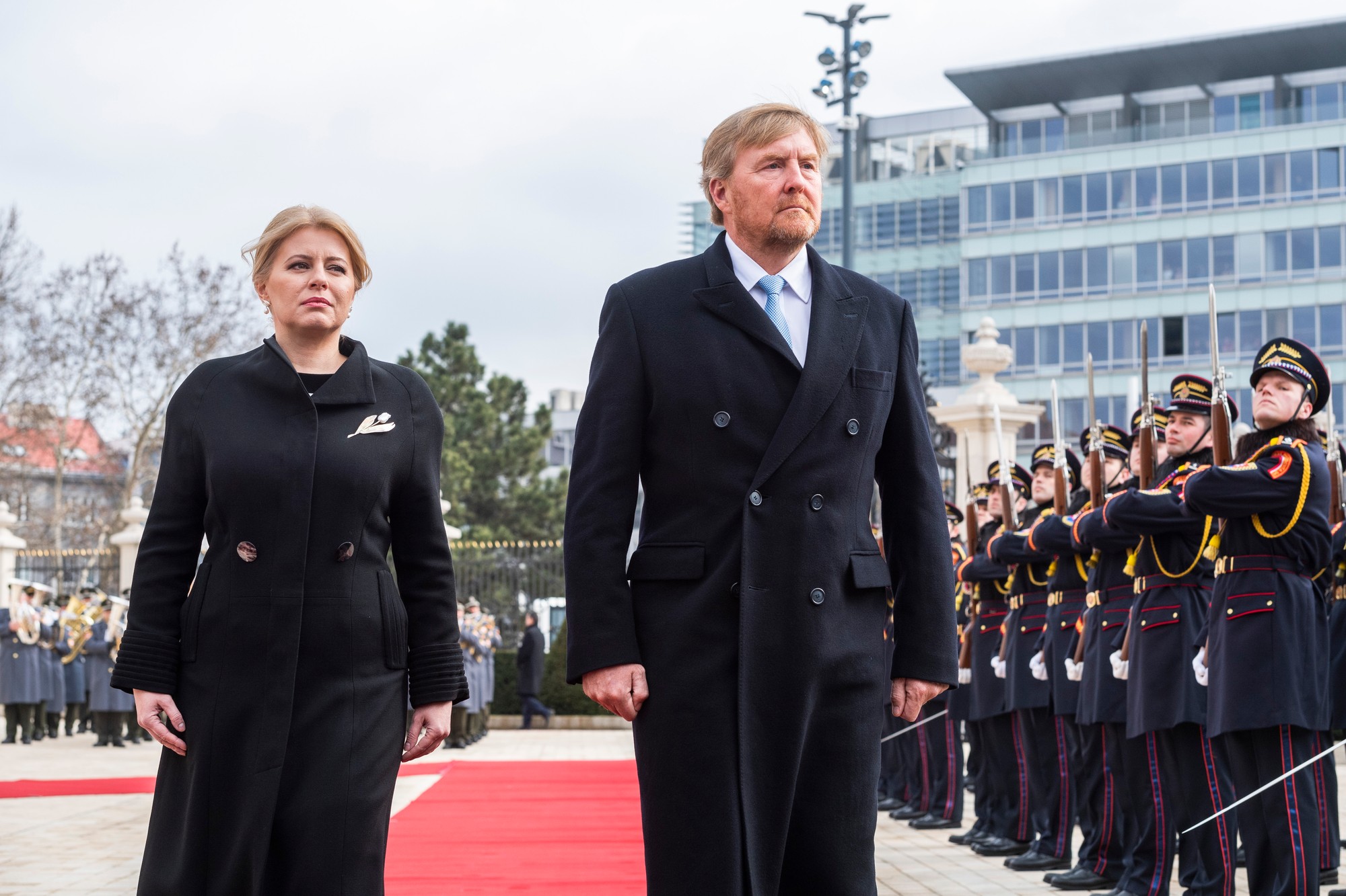 Holandský kráľ Viliam Alexander (druhý zľava) a prezidentka SR Zuzana Čaputová (vľavo).