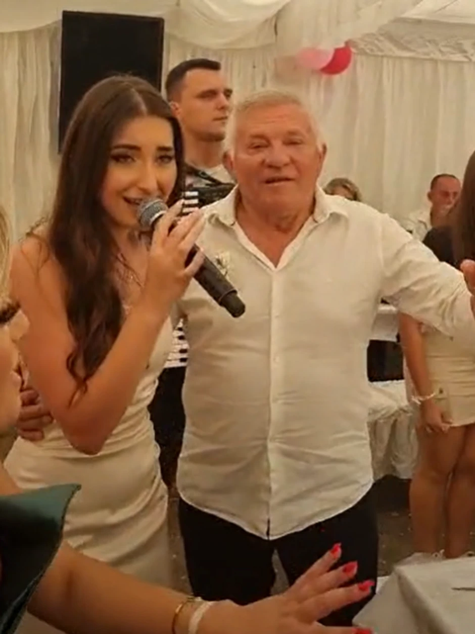 Miloš Bojanić sa unukom