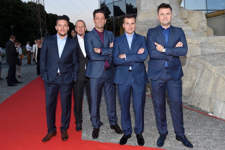 twórcy show 'Paranienormalni Tonight'