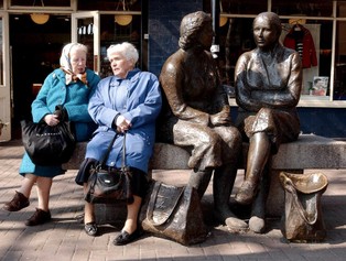 Obniżka wieku emerytalnego od 1 stycznia 2017 r. Rafalska: To realny termin