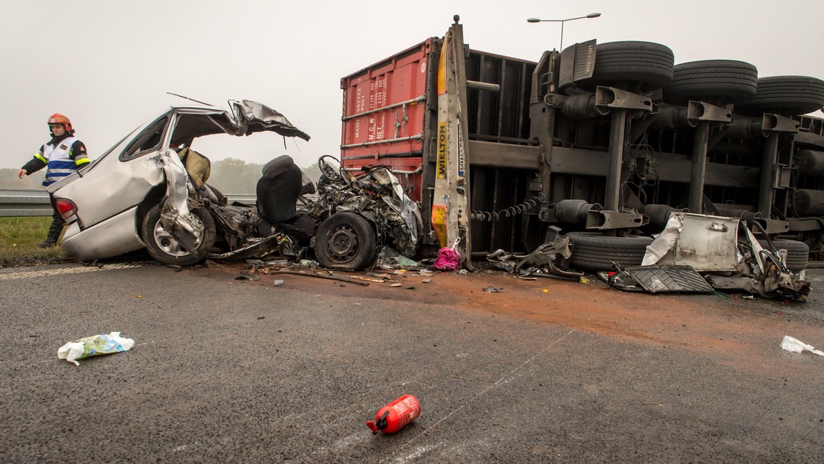 LUDWINOWO AUTOSTRADA A1 WYPADEK 5 OFIAR (miejsce wypadku)