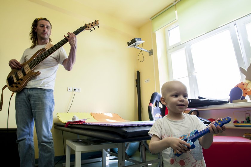 Katowice. Lekcja rocka na oddziale onkologii GCZD w Katowicach