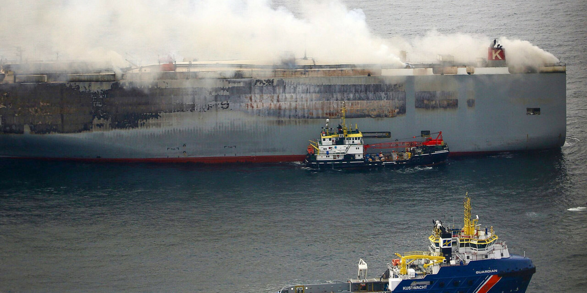 Pożar na statku Fremantle Highway przewożącym samochody, 28 lipca 2023 r.