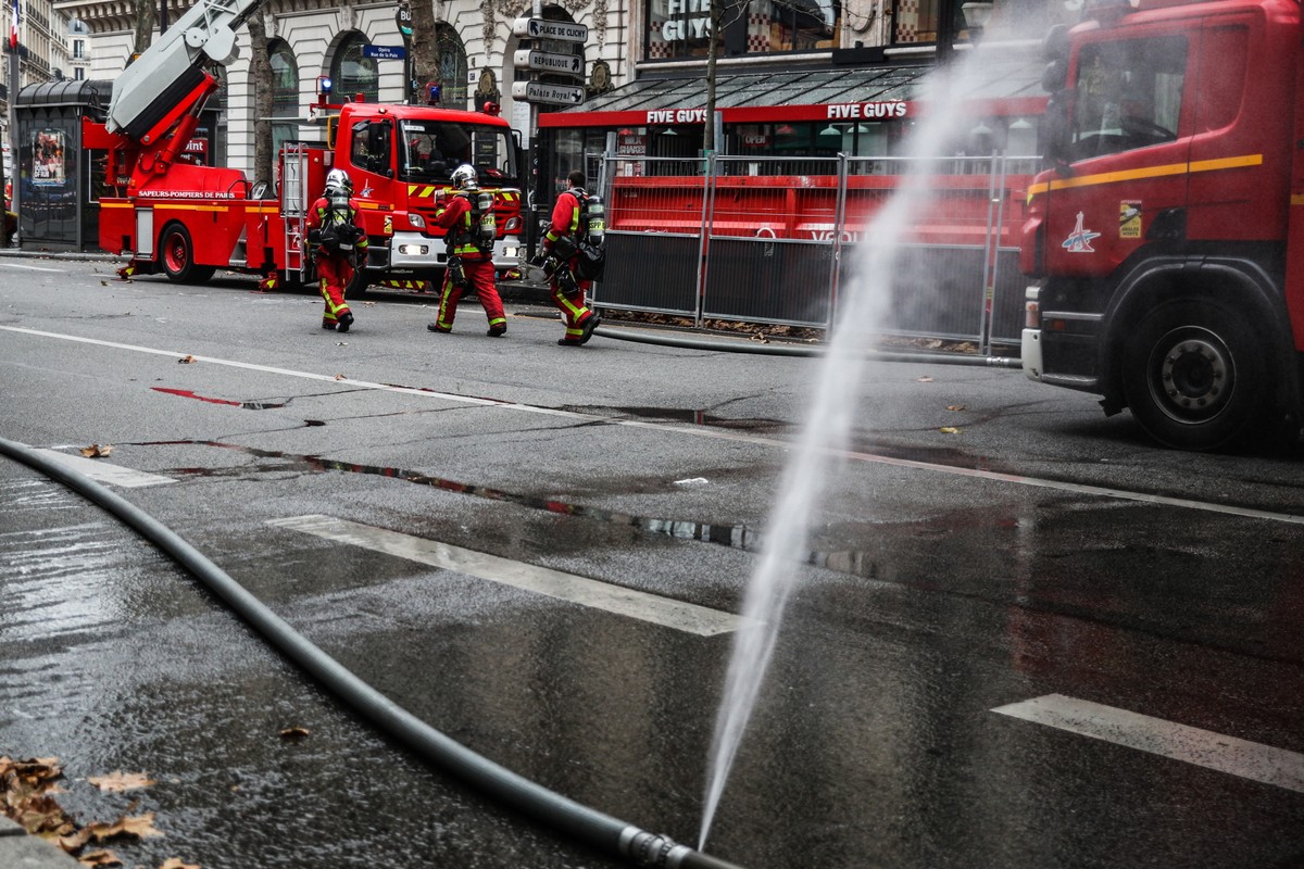 Pożar w pobliżu placu Opery w Paryżu