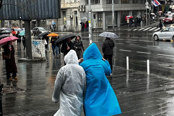 "PROBUDILA SAM SE UMORNA, OSEĆAM SE GROGI!" Beograđani kao mamurni ovog jutra, prvog posle pomeranja sata, a u Hitnoj broje infarkte