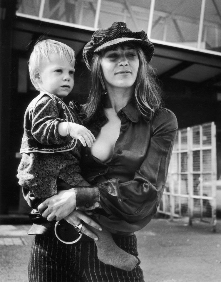 Anita Pallenberg z synem Marlonem (fot. Getty Images)