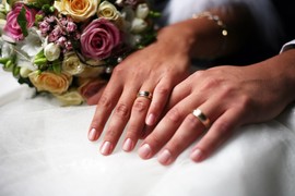 Sutra su Mladenci, veliki praznik posvećen mladim bračnim parovima: Ovo su običaji koje bi trebalo da poštujete i ako slavite, ali i ako idete u goste