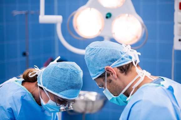 (FOTO) "SAMA ĆU UKLJUČITI DUGME, NE ŽELIM VIŠE DA ŽIVIM" Vendi odlazi u kliniku smrti, a razlog nije bolest: "Tad sam umrla iznutra"