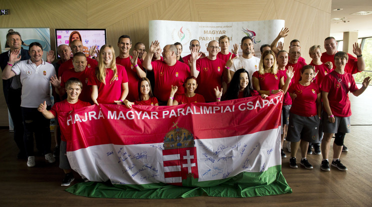 Ünnepélyes keretek között elbúcsúztak a magyar paralimpikonok /Fotó: MTI-Koszticsák Szilárd