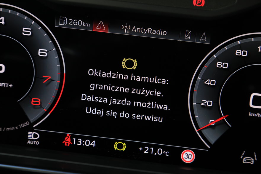 Audi A8 L 60 TFSI (2022 r.; D5)