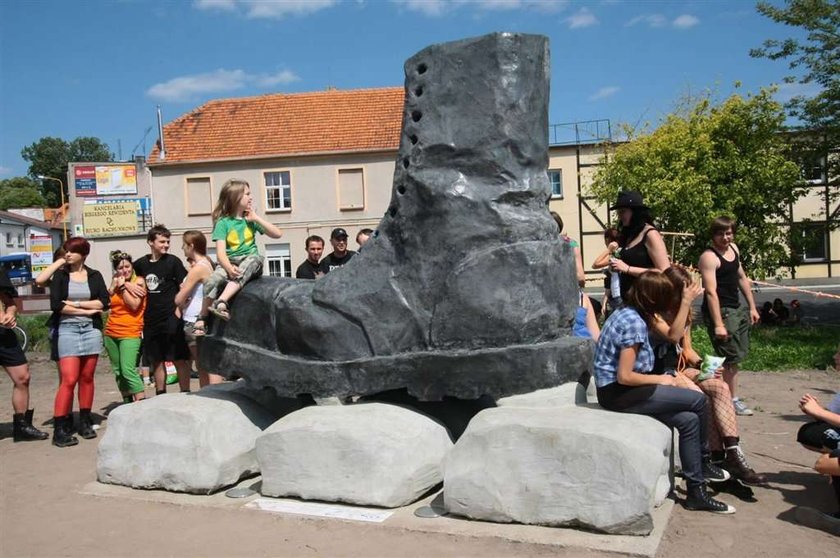 Pomnik glana w Jarocinie