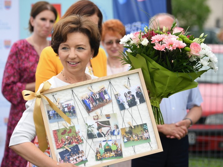 Marlena Maląg podczas wizyty w Łężanach...