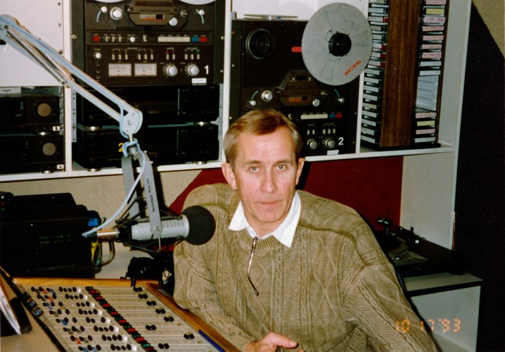 Od 1988 prowadził własny program radiowy