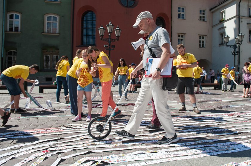 Najdłuższa spirala z kart