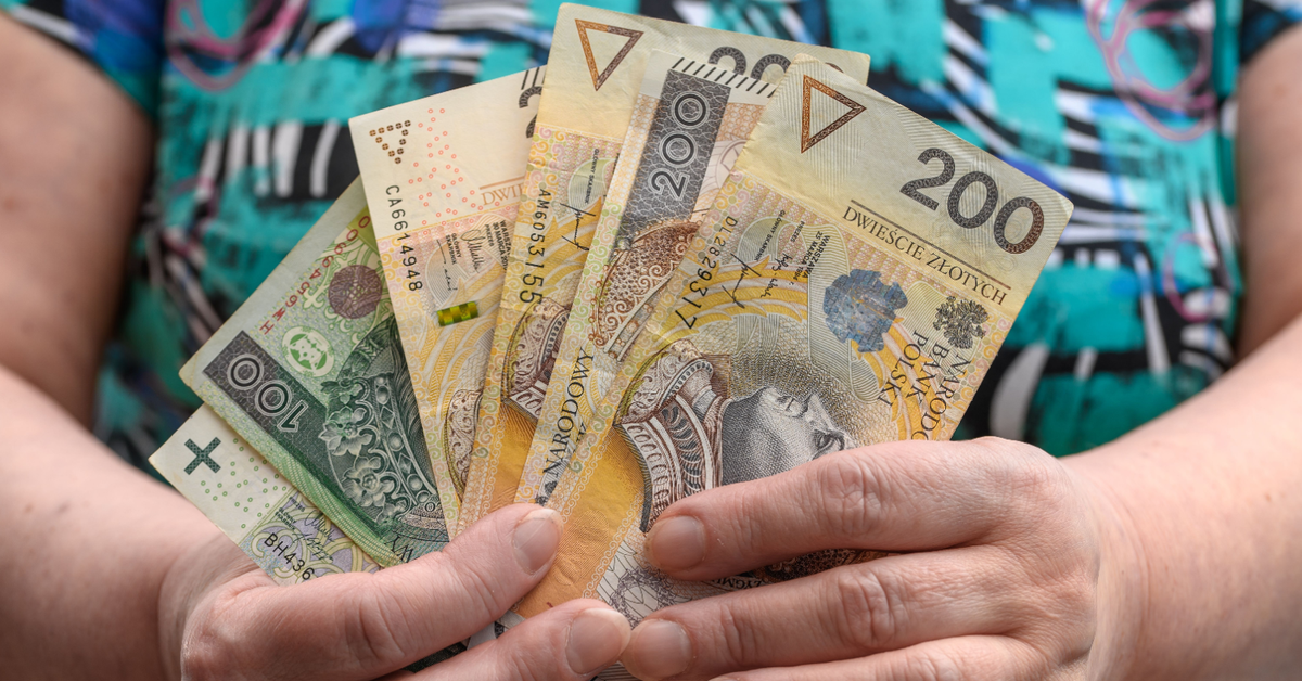 Renta wdowia od lipca 2025. Seniorzy dostaną dwa przelewy z ZUS i KRUS