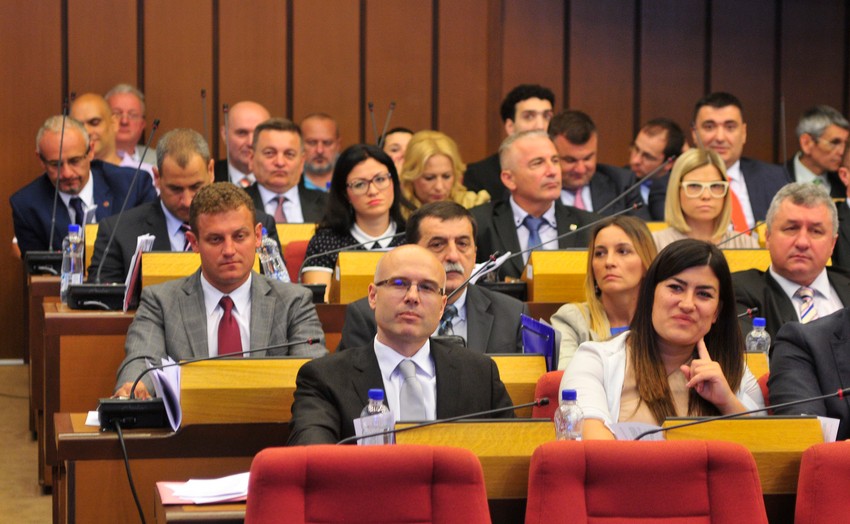 Burna polemika u novosadskom parlamentu