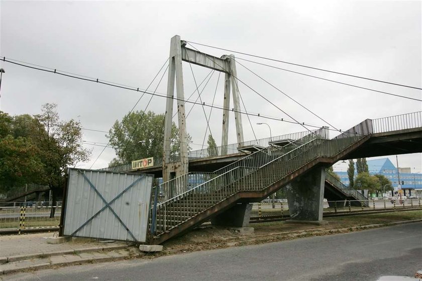 Zieloni terroryści blokują remont kładki