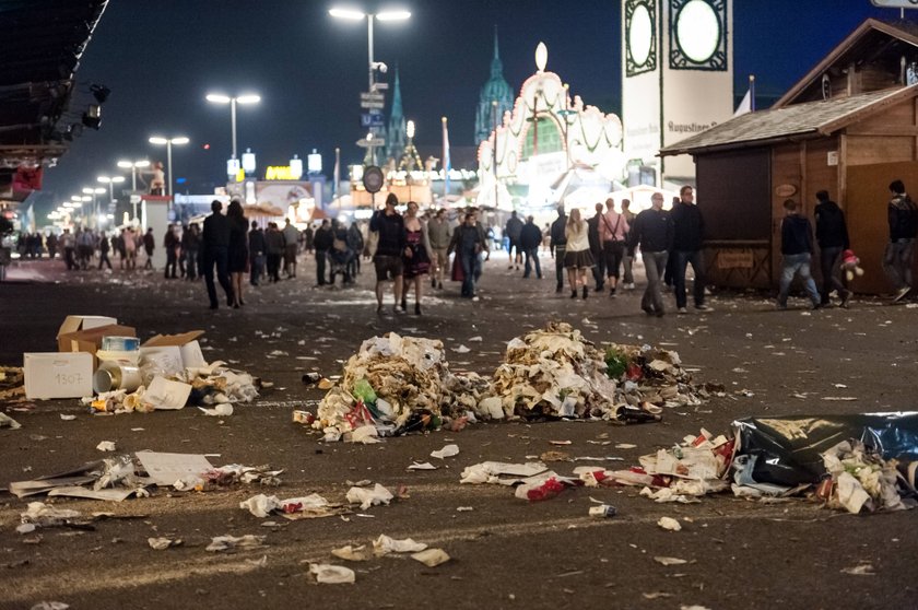 Opici piwskiem na Oktoberfest