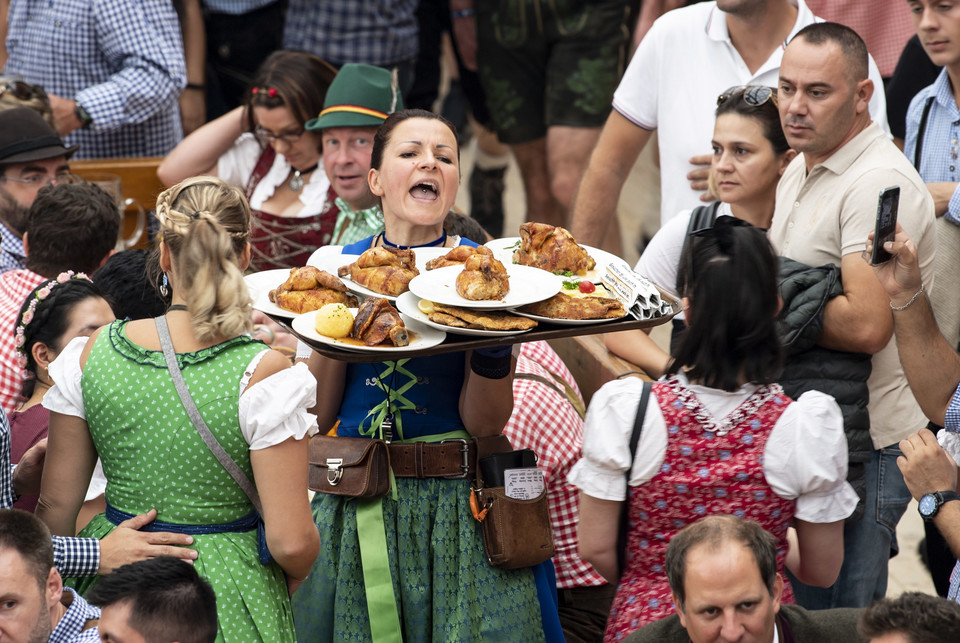 W Monachium rozpoczęło się 185. święto piwa - Oktoberfest