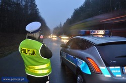 Nietrzeźwy kierowca wiózł gimnazjalistów 70 km. Zakosami