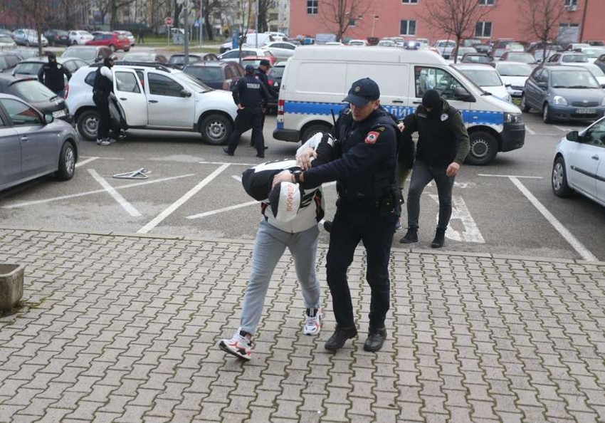 Akcija Kodeks privođenje dilera