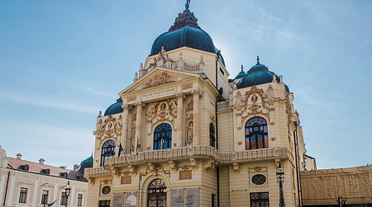 Előadás közben kellett kiüríteni a Pécsi Nemzeti Színházat /Fotó: MTVA/Bizományosi: Faludi Imre