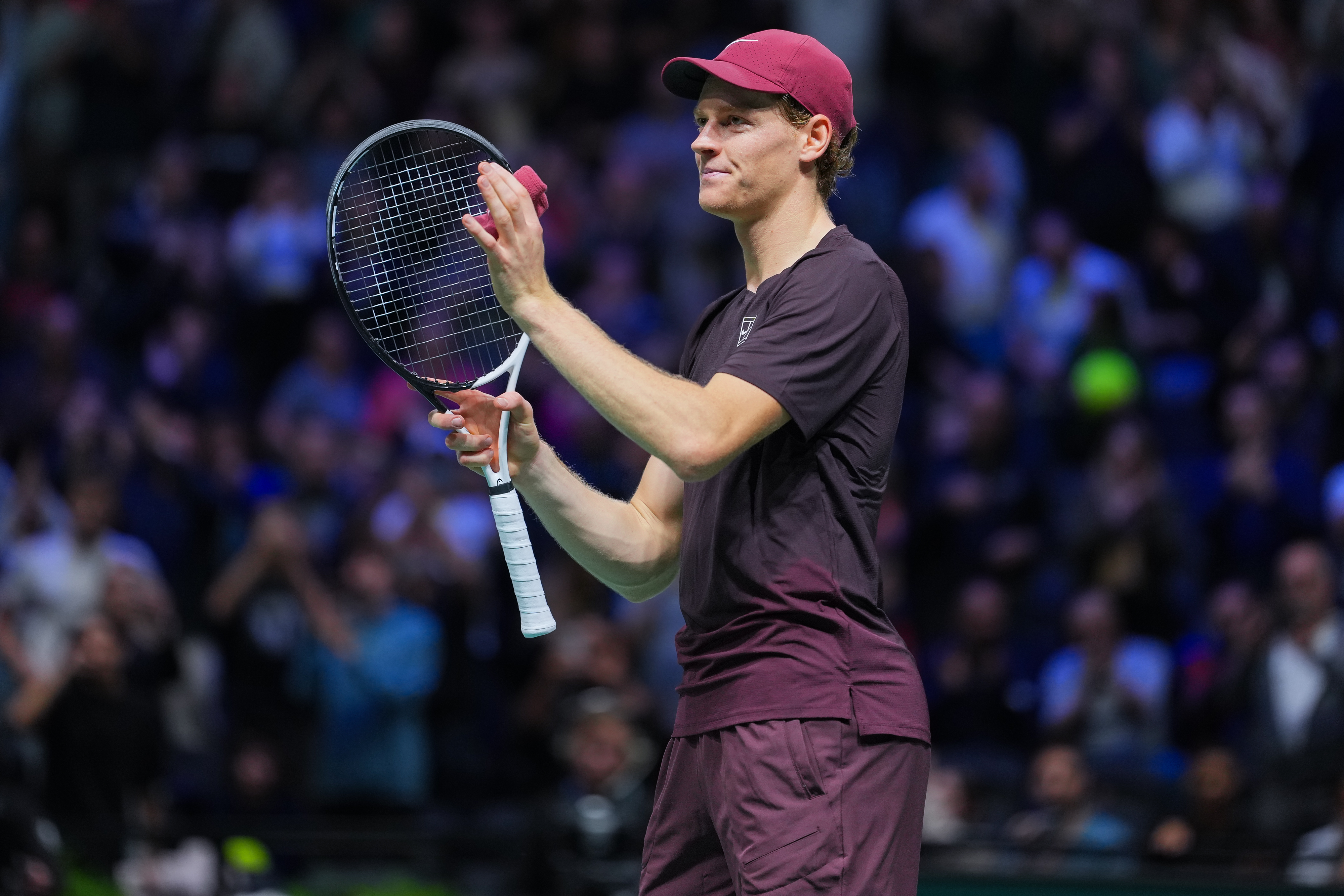 Sinner contro Cerundolo a Parigi: il numero 1 ATP in palio alle 19