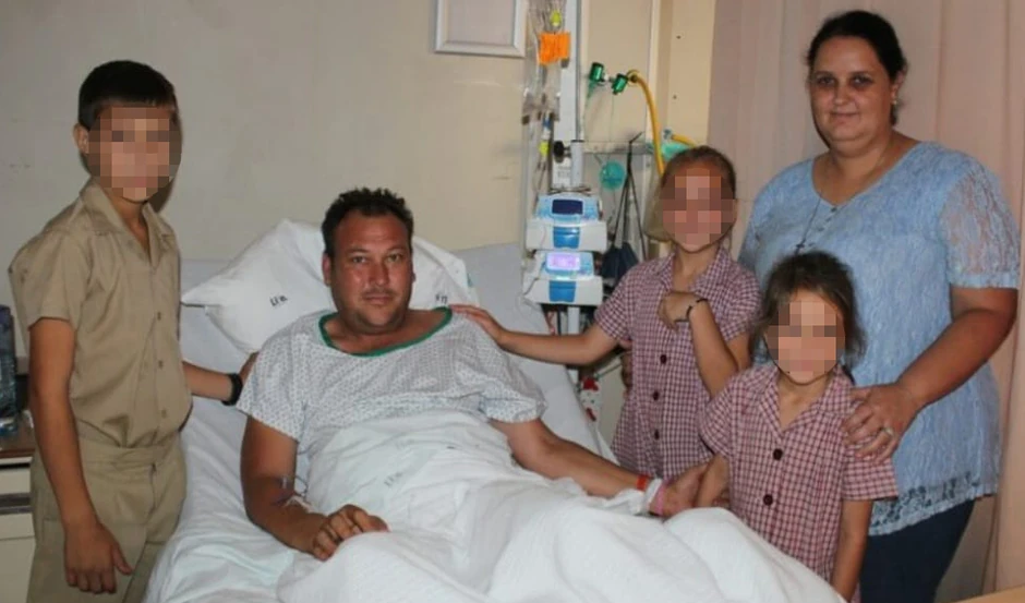 Entoni sa porodicom nakon napada